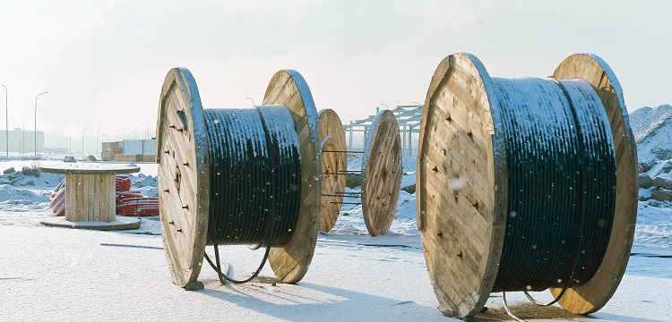 如何判斷危廢和固廢 危廢和固廢的判定標(biāo)準(zhǔn)?租用農(nóng)田處理廢油桶致土壤污染 ，三家出售危廢的公司被列為共同被告，這三家公司將面臨哪些處罰  健明迪檢測(cè)